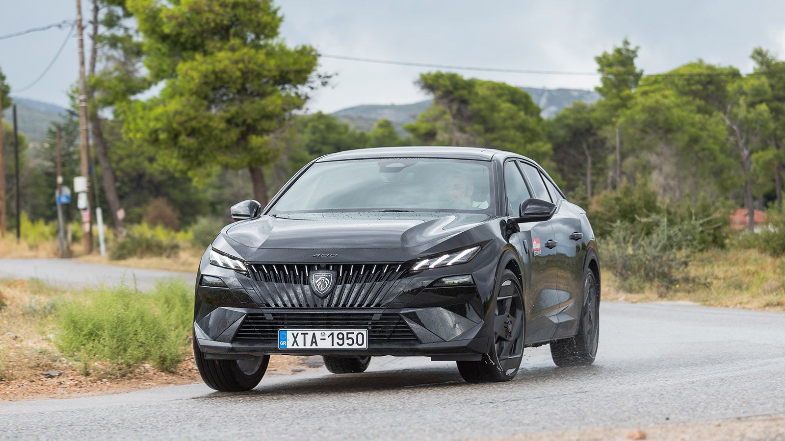 Δοκιμή ανανεωμένου Peugeot 408 PHEV 240 PS: Το ρεύμα σε πάει πιο μακριά